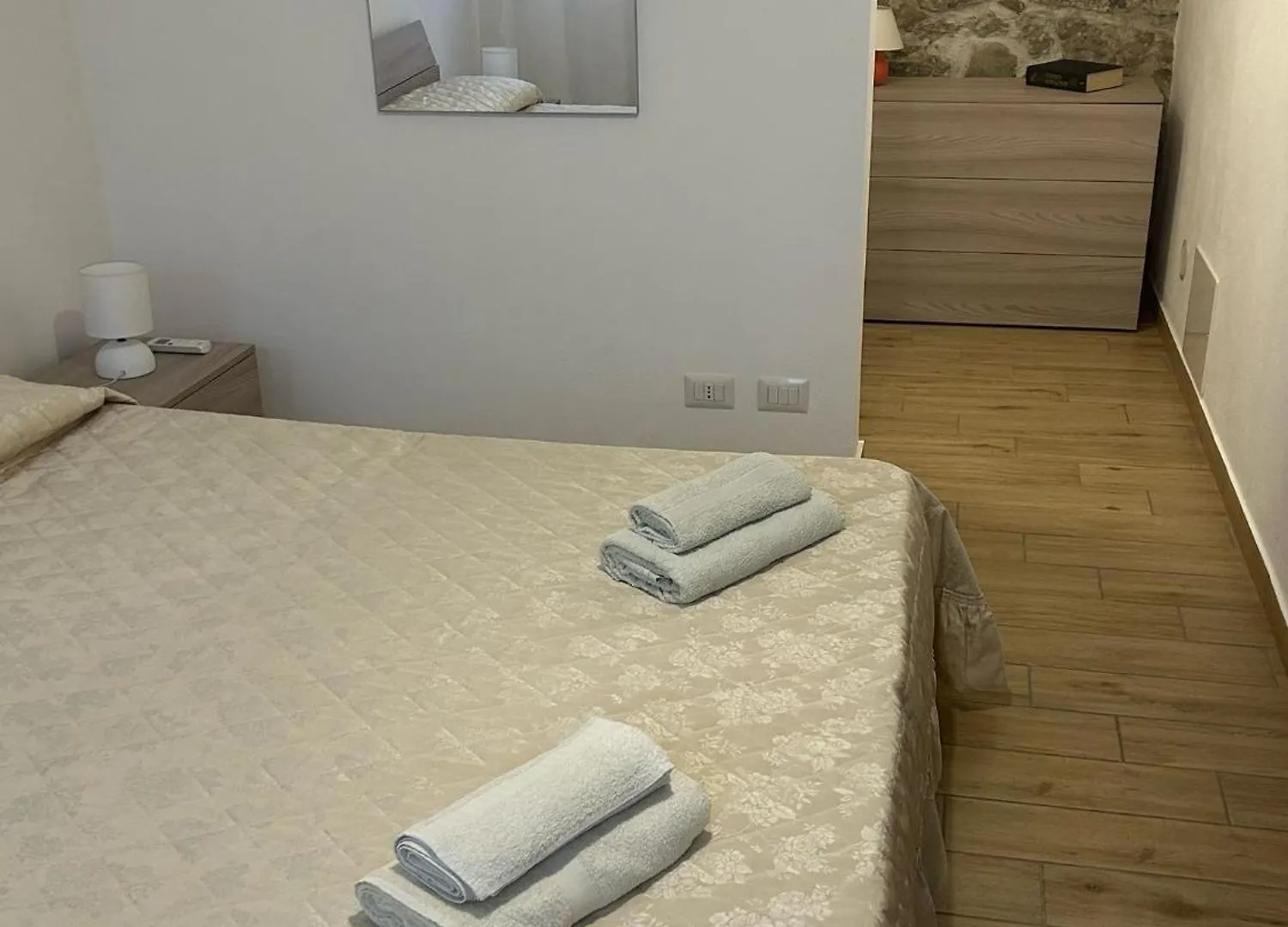 Dea Del Borgo Villa Sant'Ambrogio 0*,  Olaszország